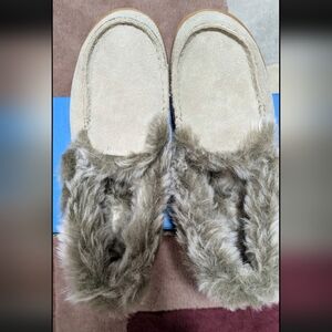 Women's Fur-Lined Slippers